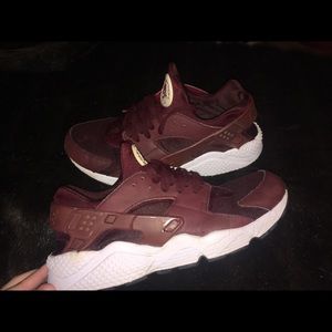 Women’s Nike Huaraches